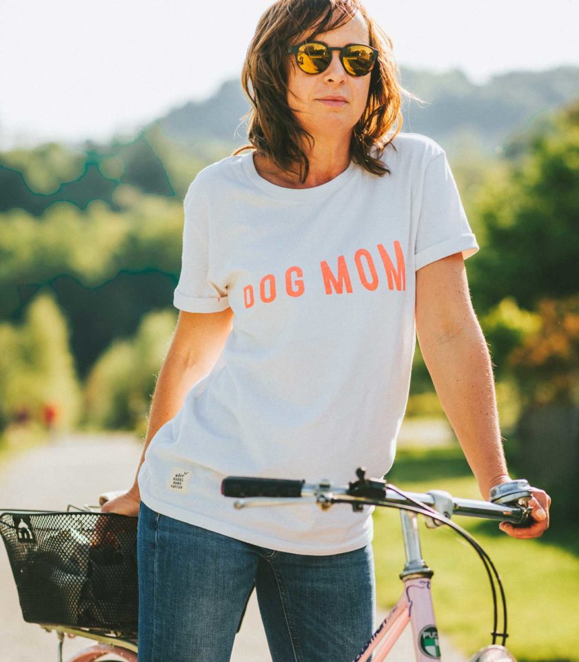 Siebdruck T-Shirt „Dog Mom“ für Hundemamas